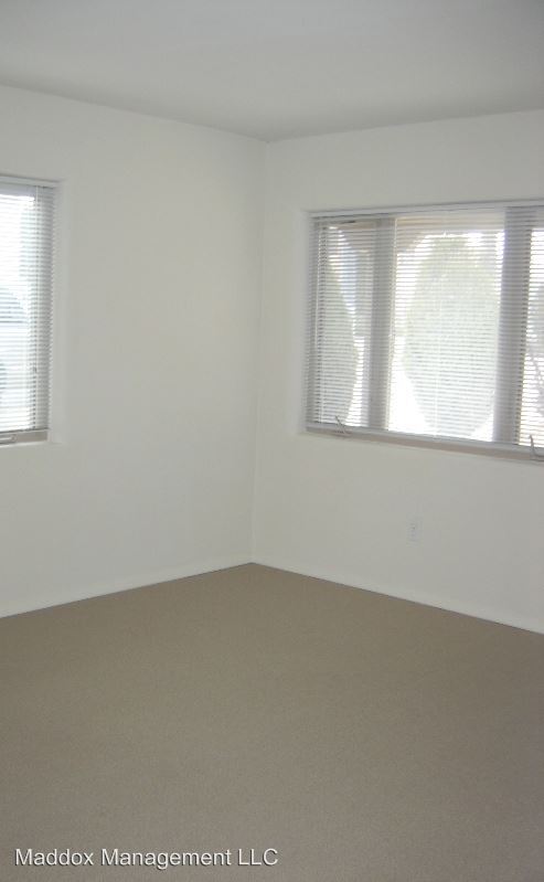 Building Photo - 1400-1416 Vassar Dr NE