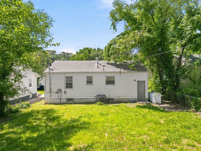 Building Photo - 8515 Jenny Dr