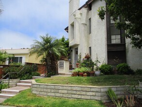Building Photo - 1046 Opal St