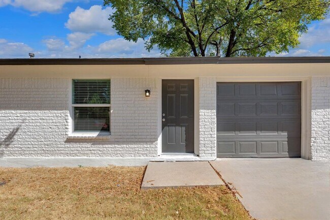 Building Photo - 1008 Wilks Ave