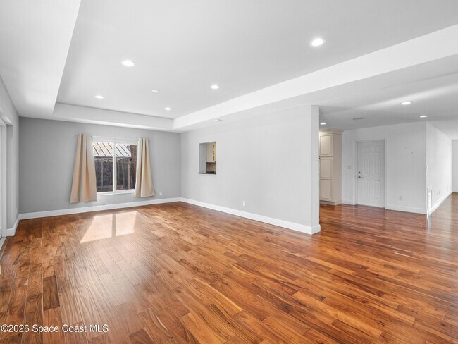 Building Photo - 211 Wayne Ave