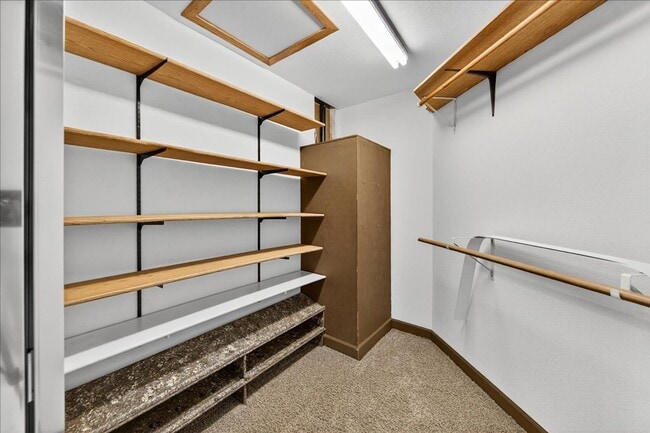 Building Photo - Spacious 4-Bedroom Home Minutes from Downt...