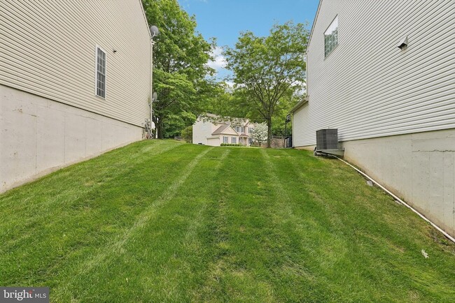 Building Photo - 51 Knickerbocker Ln