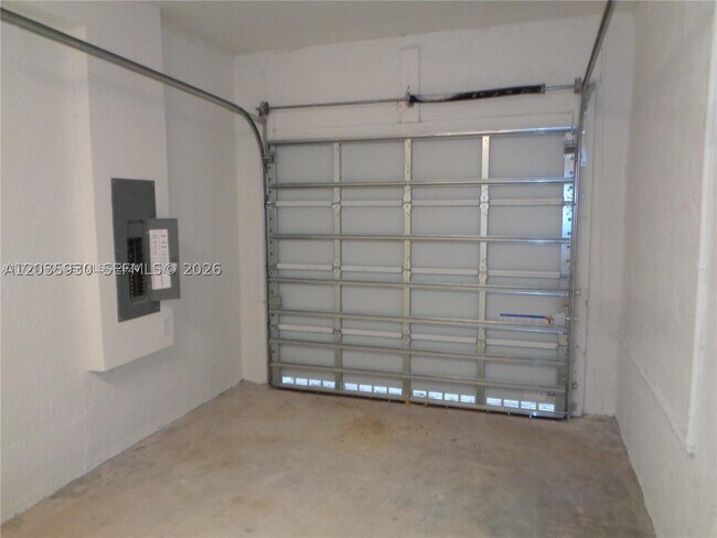 Building Photo - 2514 SE 29th Dr