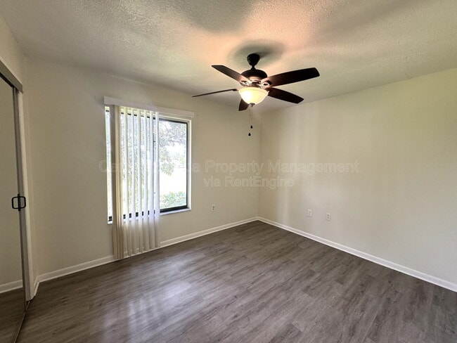 Building Photo - 5845 La Costa Dr