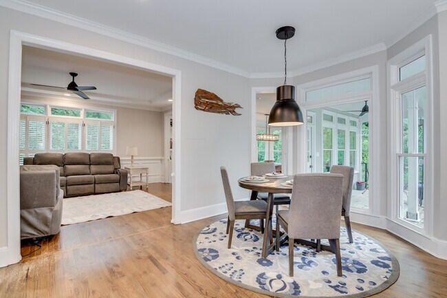 Building Photo - 3557 Stevens Way