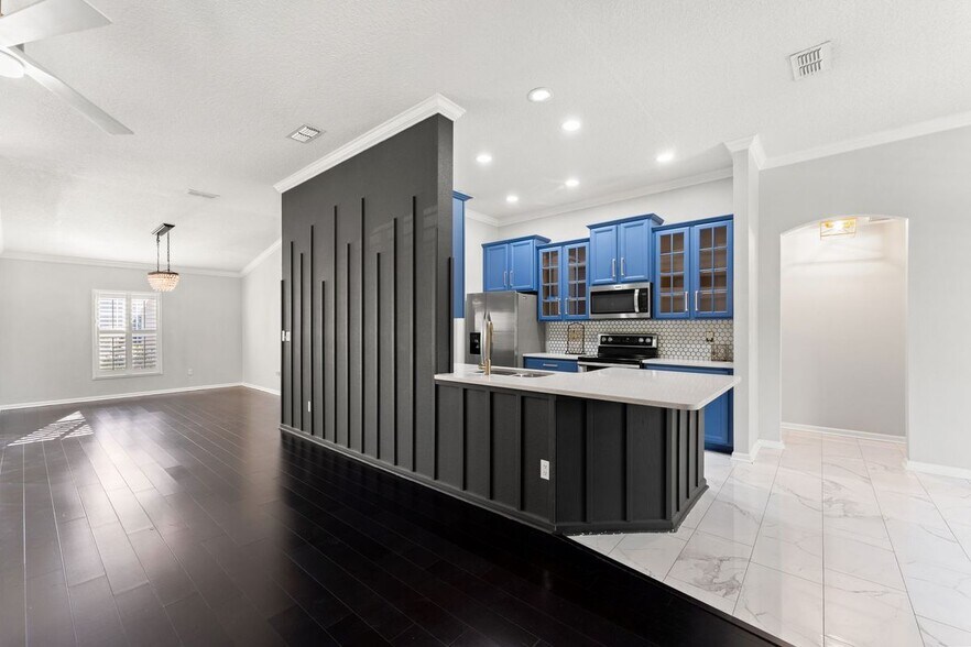 Building Photo - 16456 Tisons Blf Rd