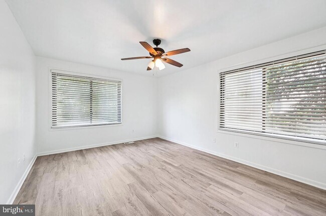Building Photo - 5 Dendron Ct
