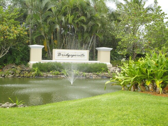 Building Photo - 1825 Bridgepointe Cir