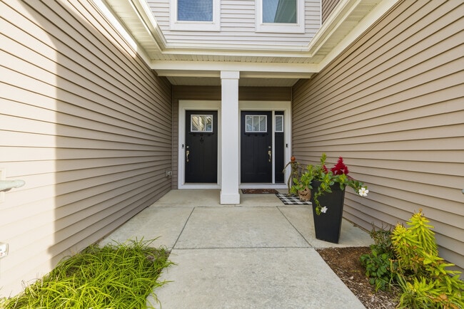 Building Photo - 2666 Martini St