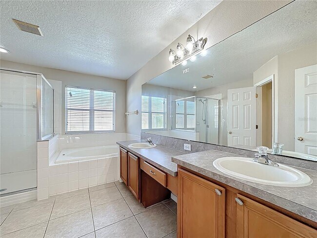Building Photo - 9551 Bennington Chase Dr