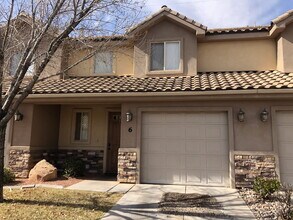 Building Photo - "Spacious 3-Bedroom Townhouse Retreat with 2.5 Baths in the Heart of Washington, UT!"