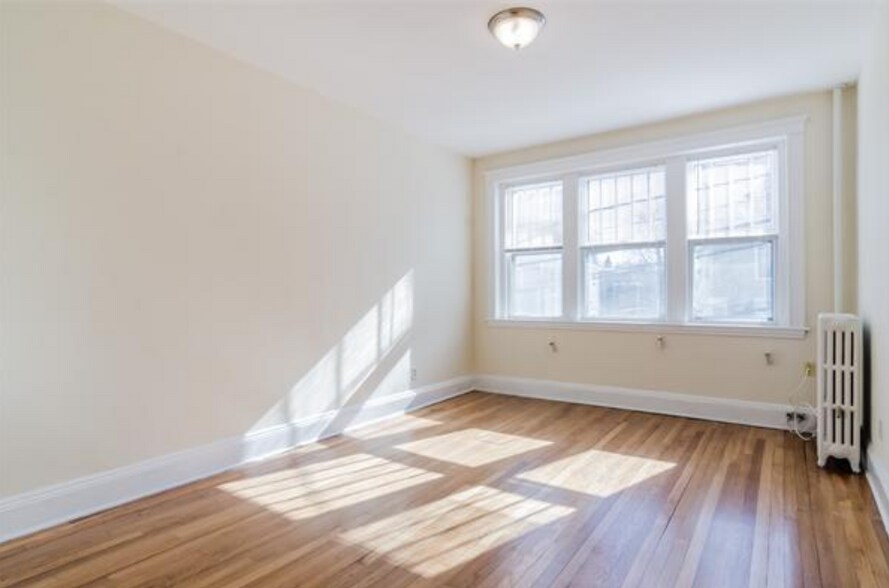 Building Photo - 19 Colliston Rd