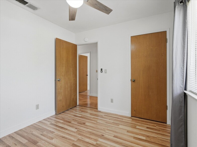 Building Photo - 49400 River Park Rd