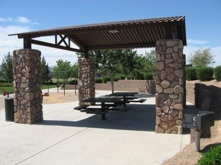 Building Photo - Beautiful Home in Shamrock Estates!
