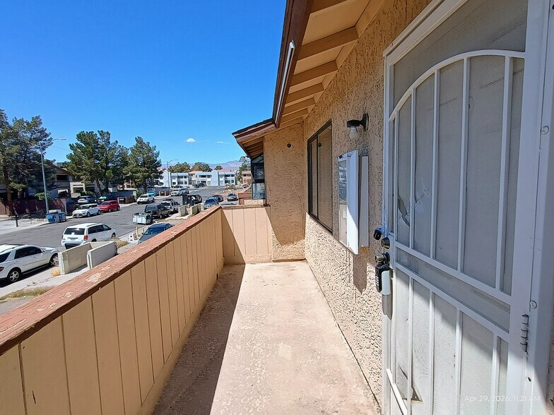 Building Photo - 6228 Ilanos Ln