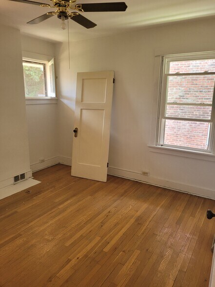 Building Photo - 970 Lilac St