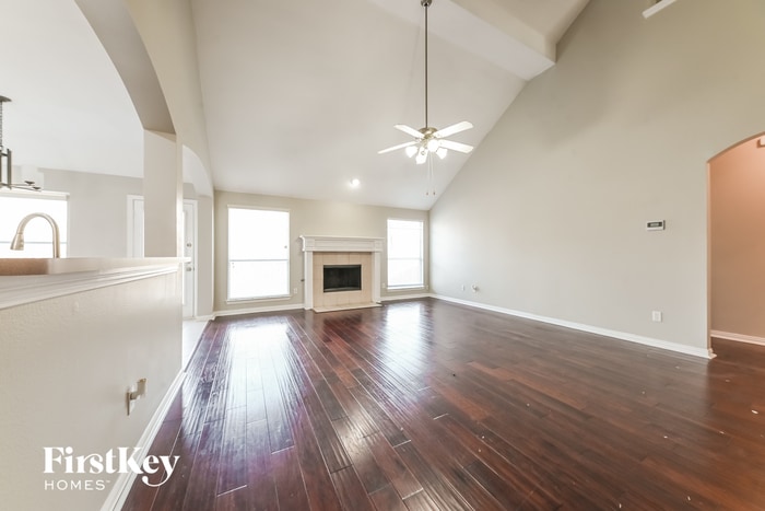 Building Photo - 3108 Silver Creek Dr