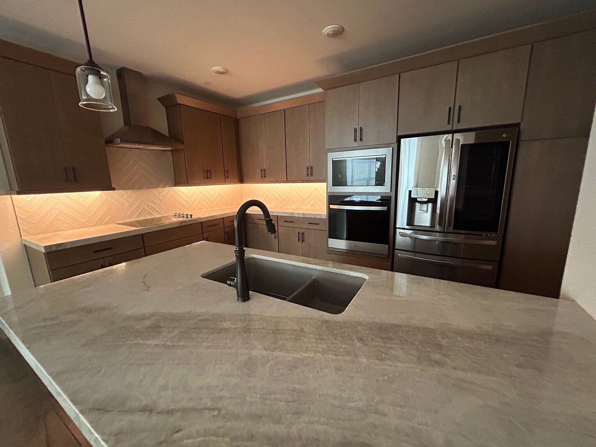 Building Photo - 2121 W Sonoran Desert Dr