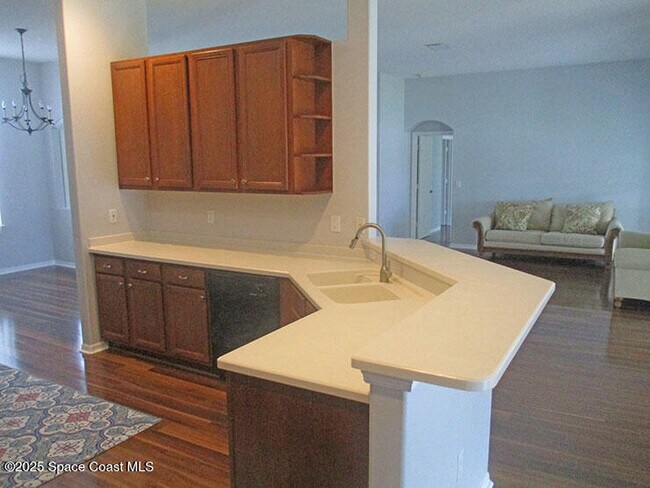 Building Photo - 935 Southlakes Way SW