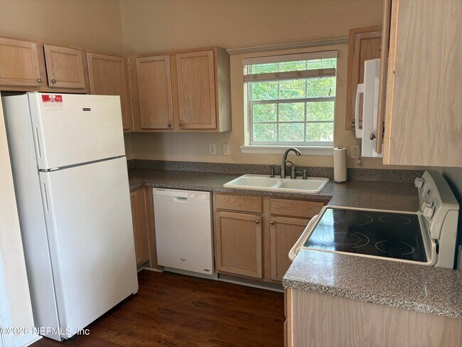 Building Photo - 7800 Point Meadows Dr