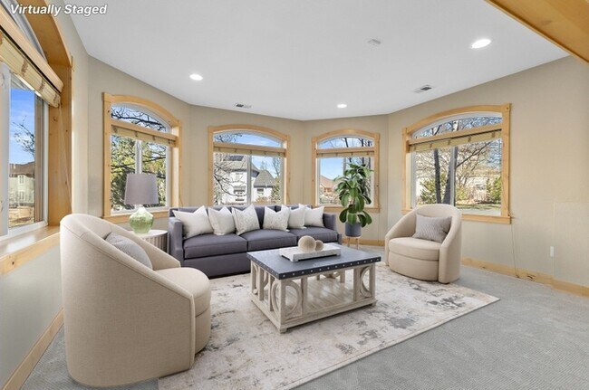 Building Photo - 348 Meadow View Pky