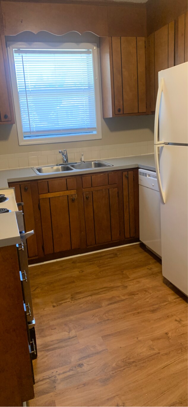 Building Photo - 5470 Shattalon Dr