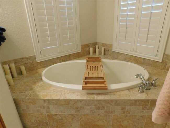 Building Photo - 424 Shayla Ln