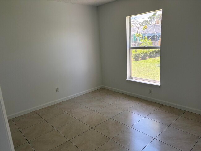 Building Photo - 1682 SW Glacador Ave