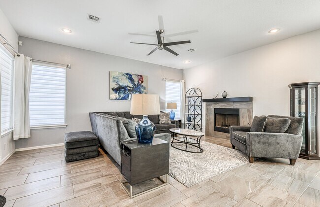 Building Photo - We have a beautiful home fully furnished with 4 bedroom-2 baths