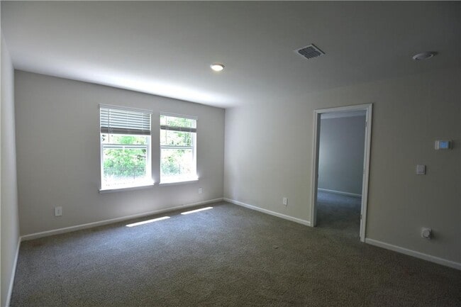 Building Photo - 118 Sequoia Ln