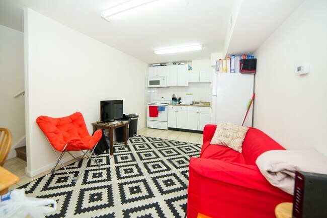 Building Photo - Modern New Luxury Temple Apartments