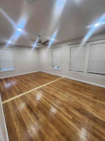 Building Photo - 202 Las Palmas Dr