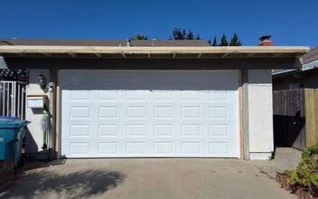 Building Photo - 4592 Benhurst Ave