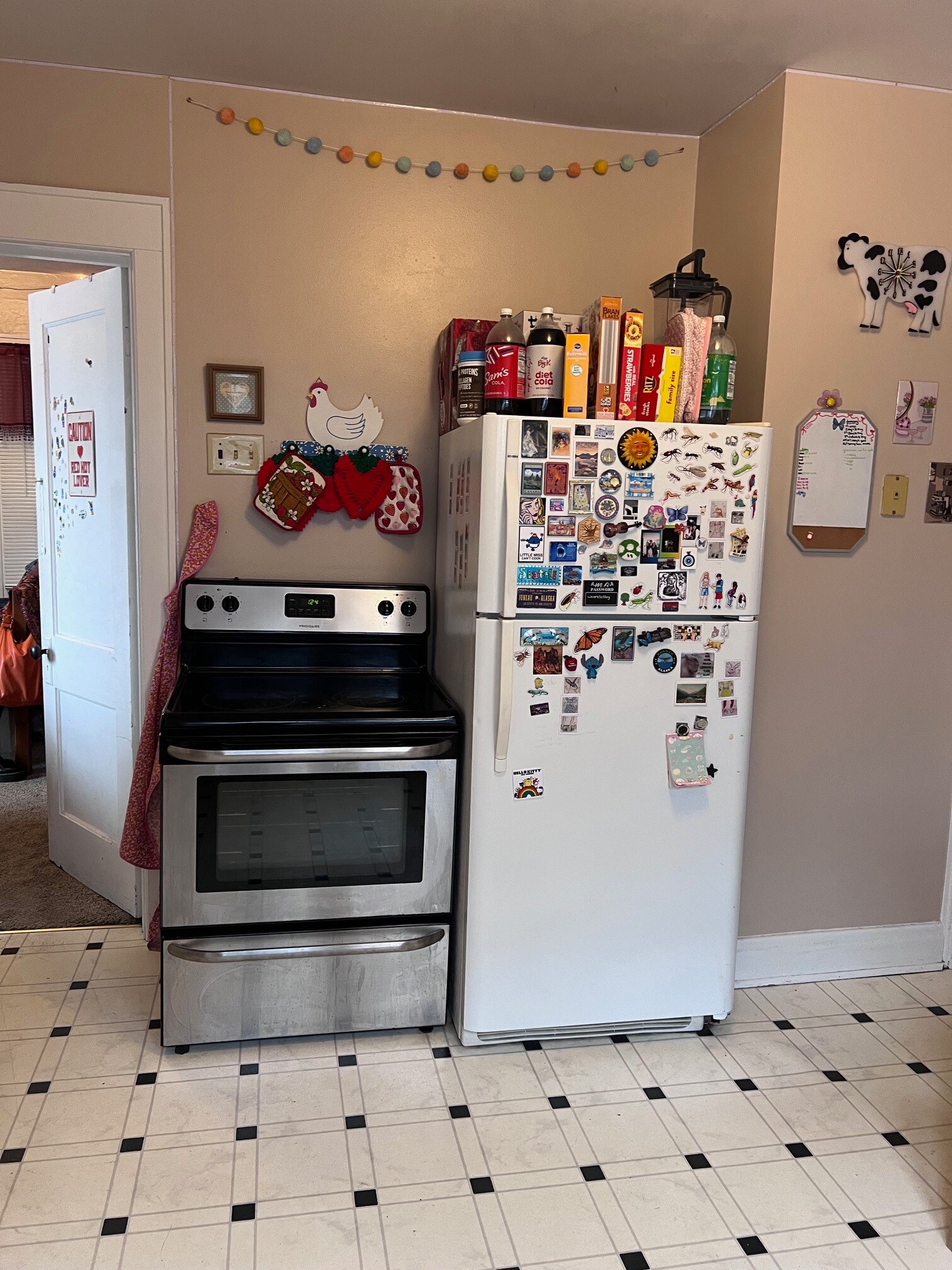 Kitchen Room-2 - 3431 N Bartlett Ave
