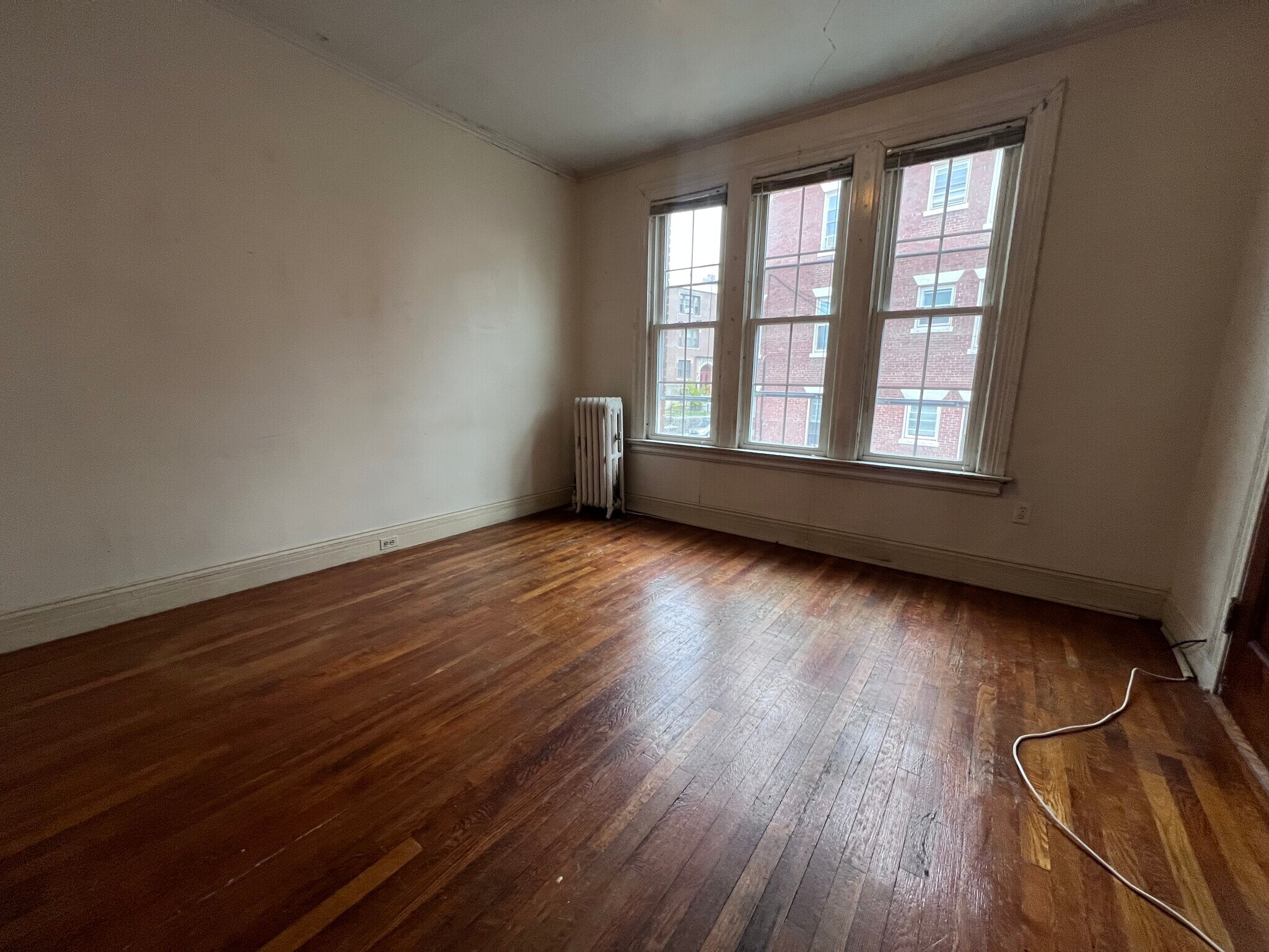 Building Photo - 18 Glenville Ave