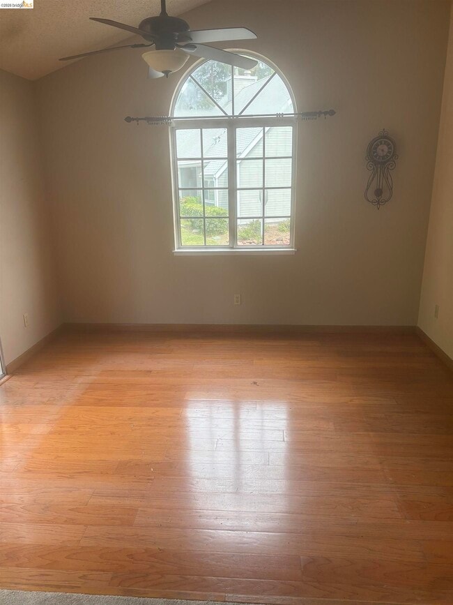 Building Photo - 1704 Somerset Pl