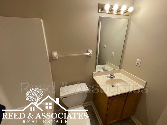Building Photo - 6823 Meadow Chase Ln