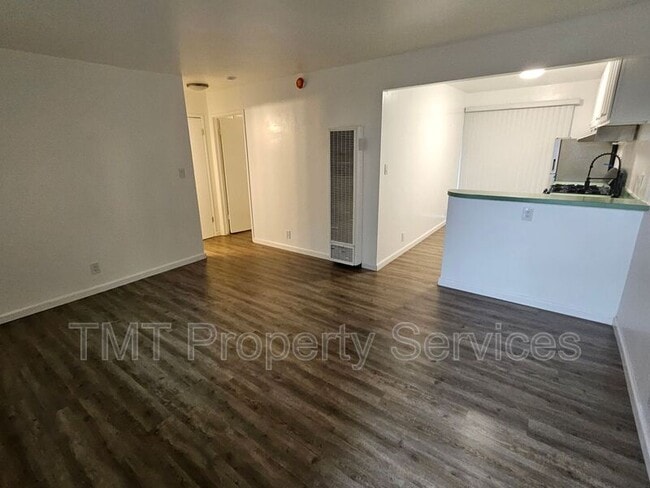 Building Photo - 2619 Acacia St