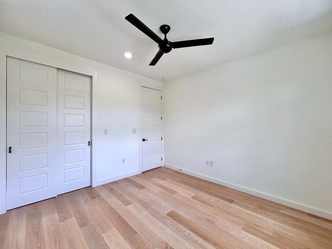 Building Photo - 1403 Cometa St
