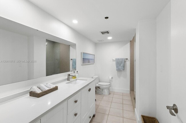 Building Photo - 151 Crandon Blvd