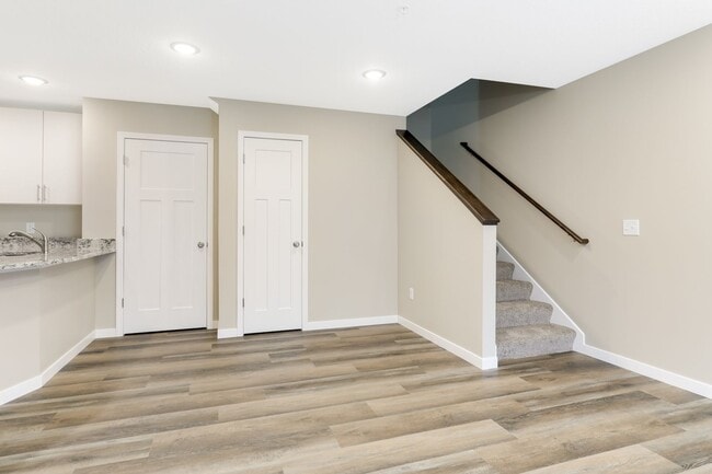 Building Photo - Enjoy where you rent! 3bd 3ba 2car garage townhome available now