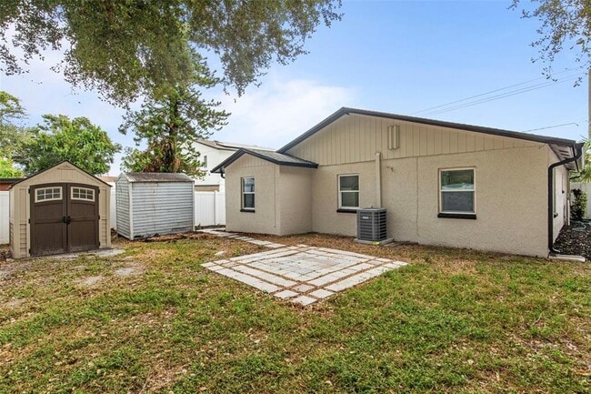 Building Photo - 2616 E 21st Ave