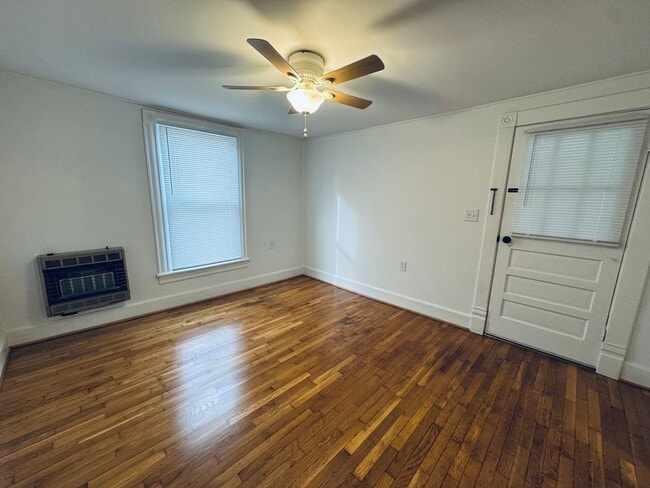 Building Photo - Nice Country Home