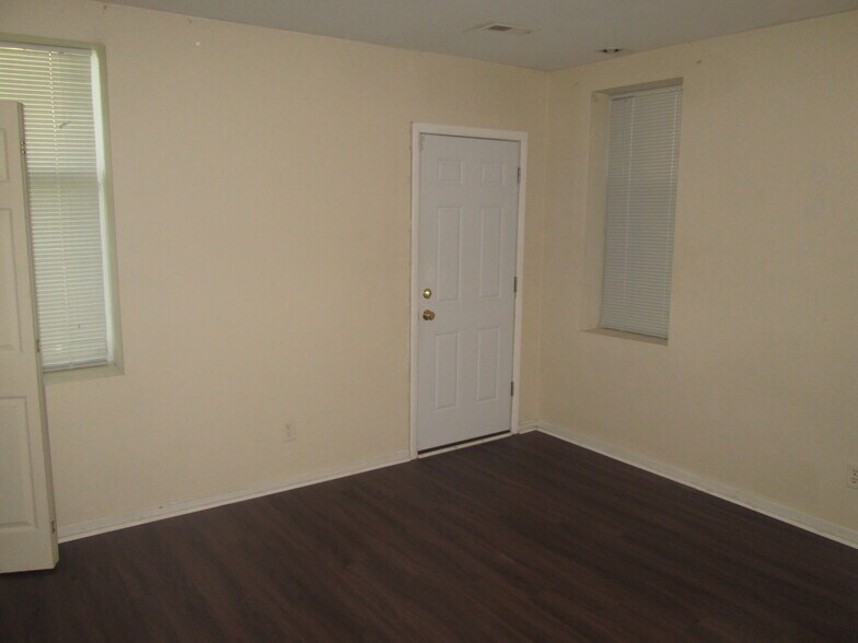 Building Photo - 2314 Eutaw Pl