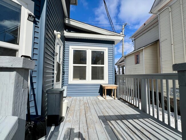 Building Photo - 216 E South St