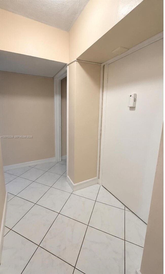 Building Photo - 245 NE 191st St