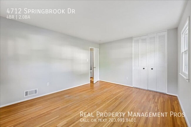 Building Photo - 4712 Springbrook Dr