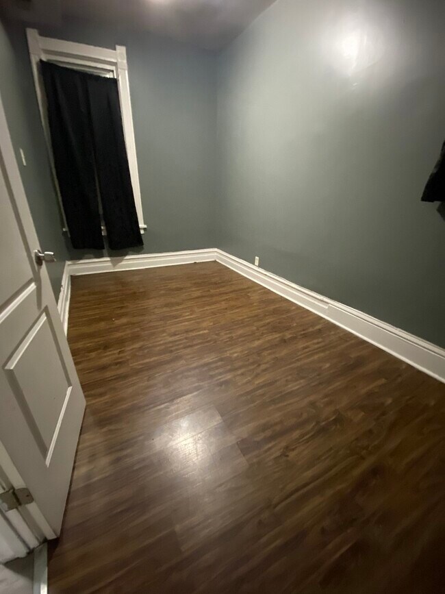 Building Photo - 6618 S Marquette Rd