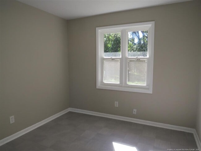 Building Photo - 4943 Fieldcrest Dr